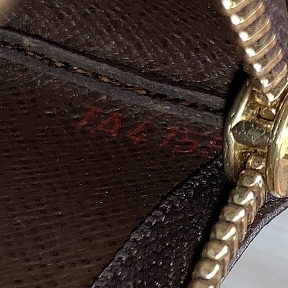 ❌SOLD❌Louis Vuitton Key Cles Damier Ebene Pouch - Picture 8 of 8